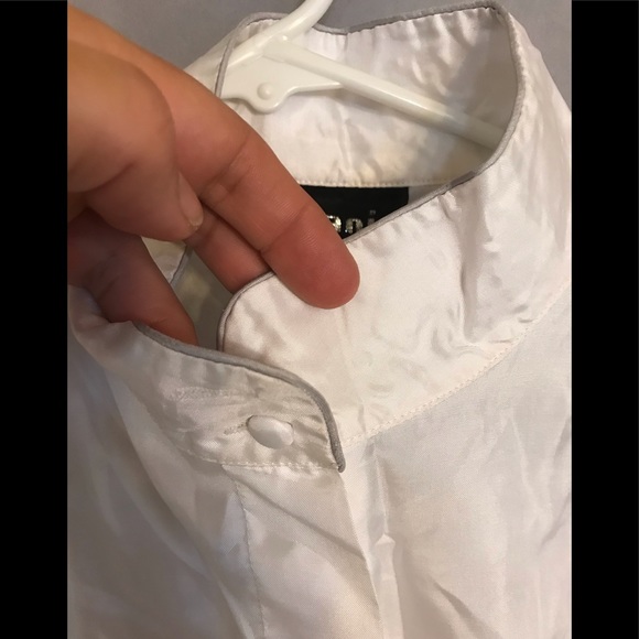 Vintage Pleated Silky White Buttn Down - Picture 3 of 9